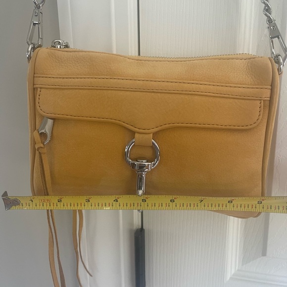 Season's IT color and material from Rebecca Mink-off - Picture 7 of 9